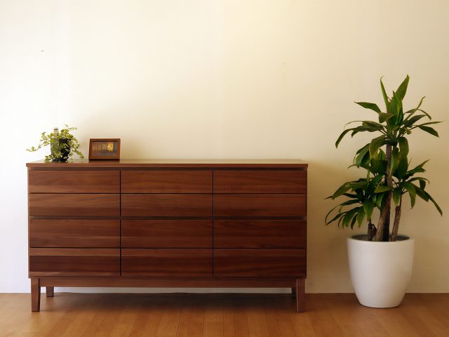 SK Living Chest